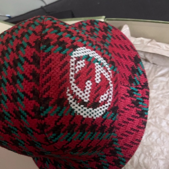 Red Gucci Hat with box - Picture 4 of 9